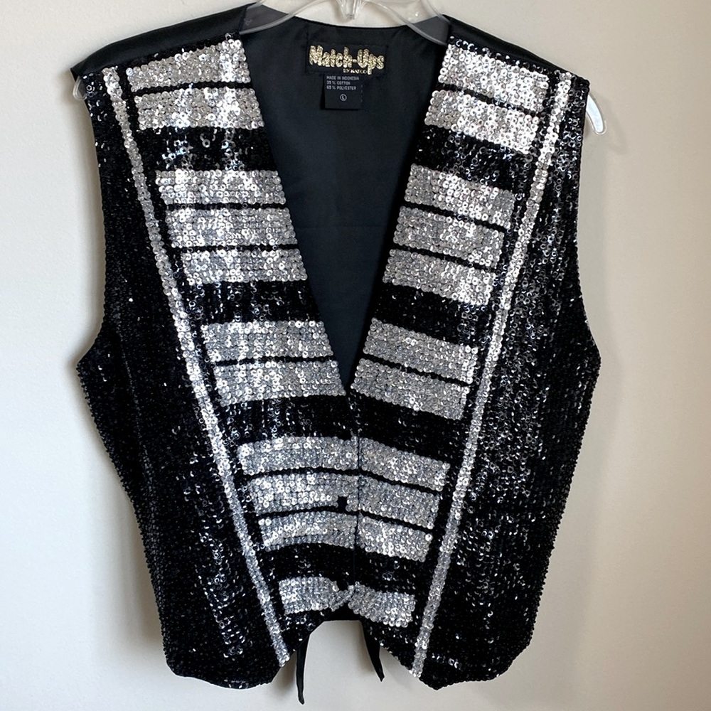 Match ups by natco silver & black sequins vest size large